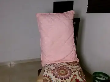 MiaDiamontLatin  live sex cam