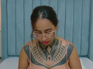 NicoleBlum  live sex cam