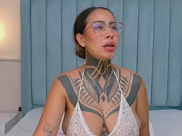 NicoleBlum  live sex cam