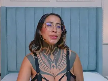 NicoleBlum  live sex cam