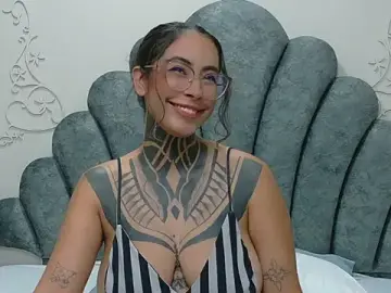 NicoleBlum  live sex cam