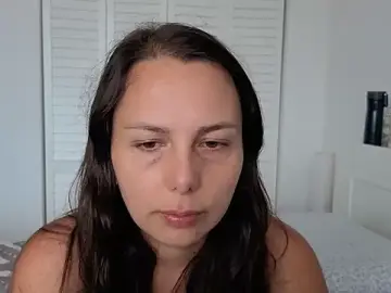 Bellag825  live sex cam