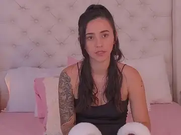 MiaMackenzieX  live sex cam