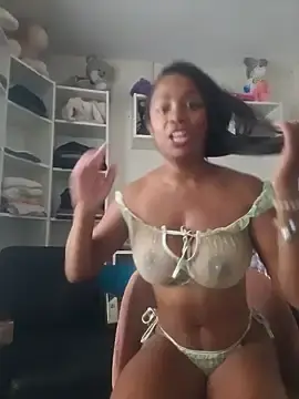 Lindabellame  live sex cam