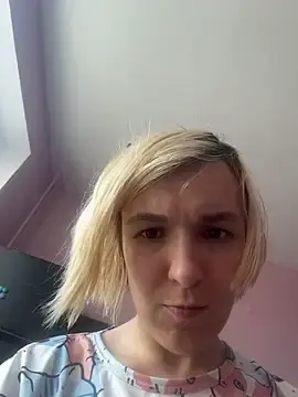 Foxy317  live sex cam