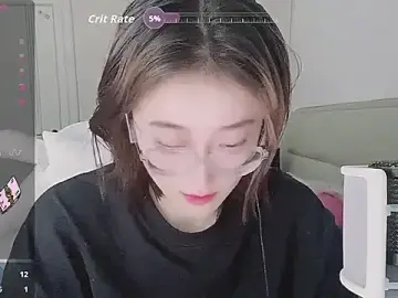 Lucky-Naiyi  live sex cam