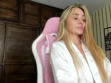 Luisa_Red  live sex cam