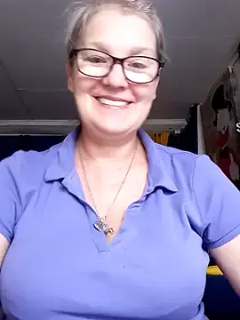Irinamaux  live sex cam