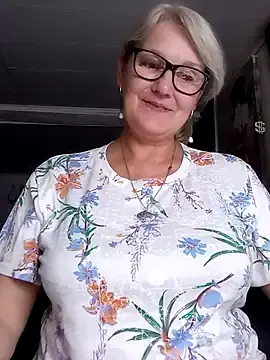 Irinamaux  live sex cam
