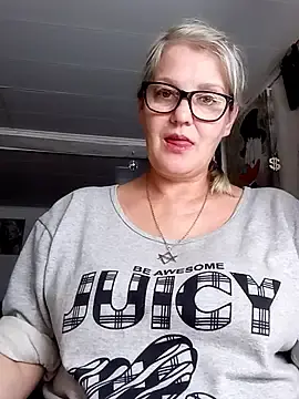 Irinamaux  live sex cam