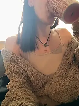 Alexxxishot  live sex cam