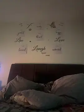 Eviehudson  live sex cam