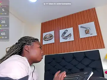 Squirt_teen  live sex cam