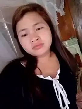 Hoahonggai1  live sex cam