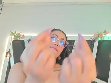 Antonelllepiercee  live sex cam