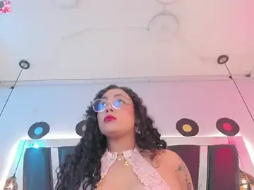 Antonelllepiercee  live sex cam