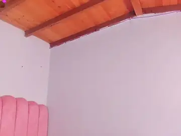 Antonelllepiercee  live sex cam