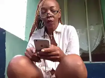 Ladyzee25  live sex cam