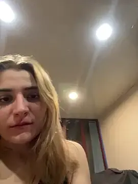 Clara4671  live sex cam