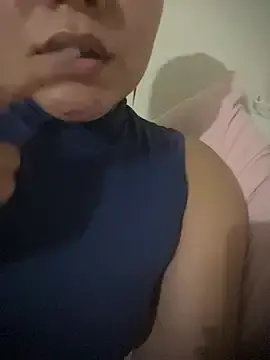 Larissavazz  live sex cam