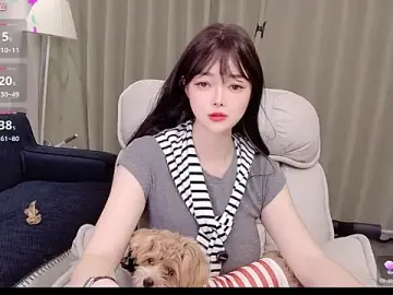 Uikyy1  live sex cam