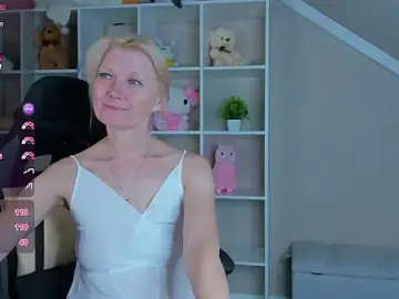Julie_Lucas  live sex cam