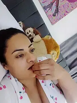 Regina1989  live sex cam