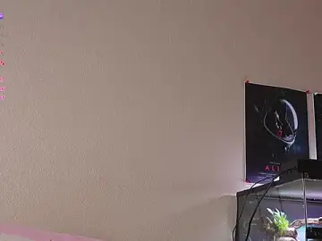 YaraAveiri  live sex cam