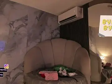 Katemoss70  live sex cam