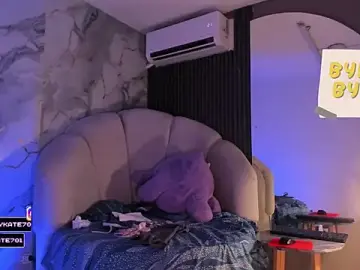 Katemoss70  live sex cam