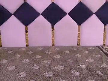 Shinykrishaa  live sex cam