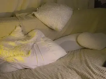 AnnyBangs  live sex cam
