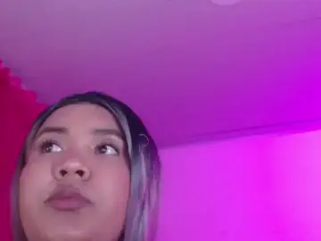 Evelyn_A  live sex cam