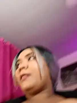 Evelyn_A  live sex cam