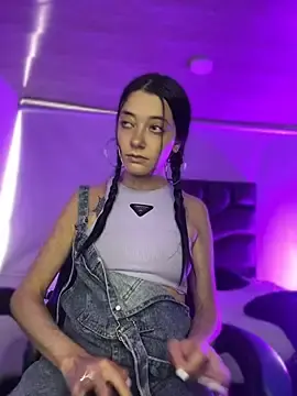 Isabella_21x  live sex cam