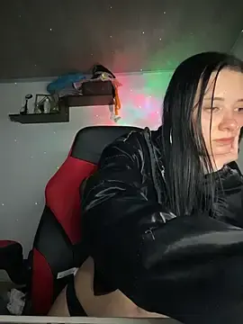 Isabella_21x  live sex cam