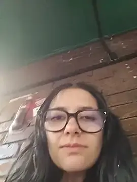 Isabella_21x  live sex cam
