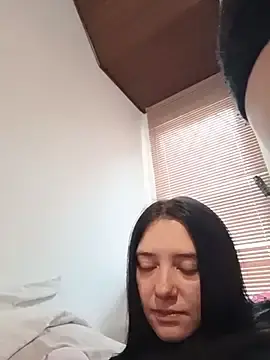 Isabella_21x  live sex cam