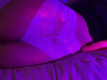 Softdaphne  live sex cam