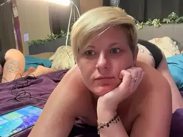 Juicyjabien333  live sex cam
