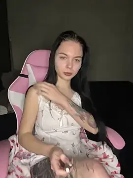 Milanoiryx  live sex cam