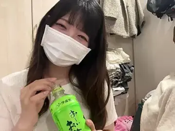 Y-u-r-a-33  live sex cam