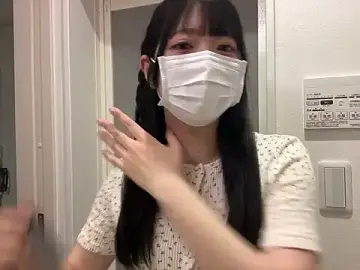 Y-u-r-a-33  live sex cam