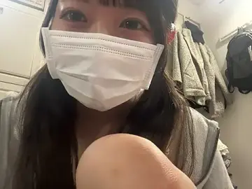 Y-u-r-a-33  live sex cam