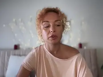 Reddgiirl  live sex cam