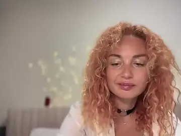 Reddgiirl  live sex cam