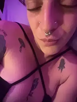 SalyTredelMonte  live sex cam
