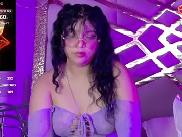 Innocenthazel  live sex cam