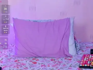 Innocenthazel  live sex cam