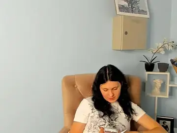 AdeliaWhicker  live sex cam